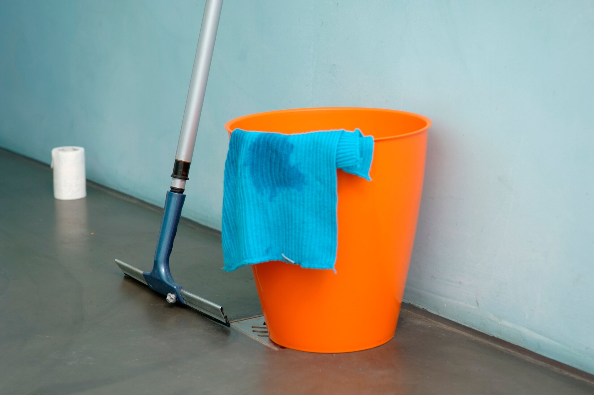 Deep cleaning team at work